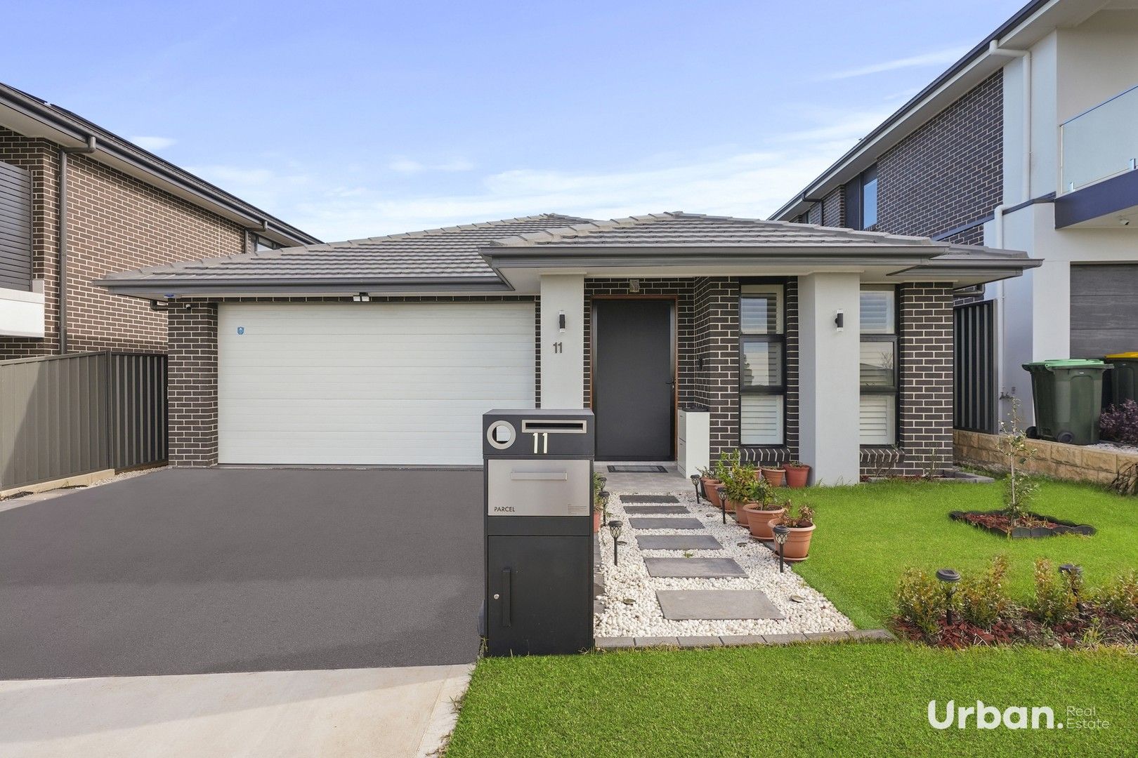 4 bedrooms House in 11 Burnside Circuit LEPPINGTON NSW, 2179