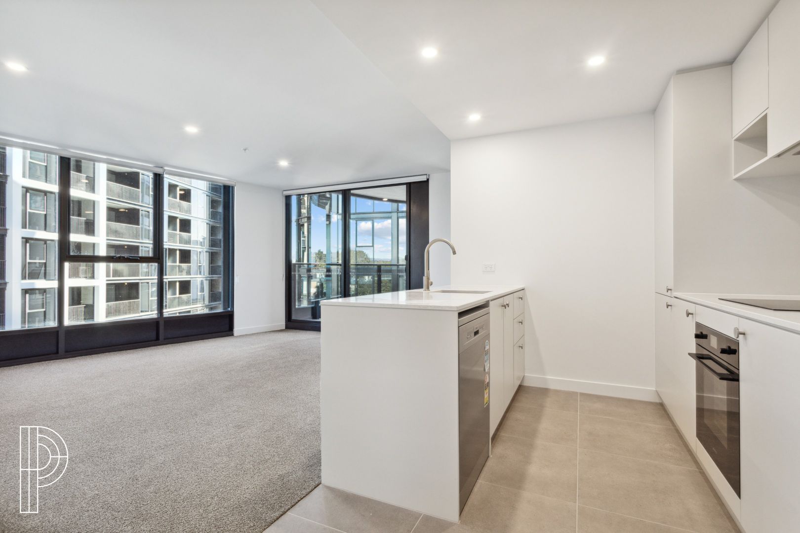 2 beds, 2/11 Launceston Street, Phillip ACT 2606, Image 2