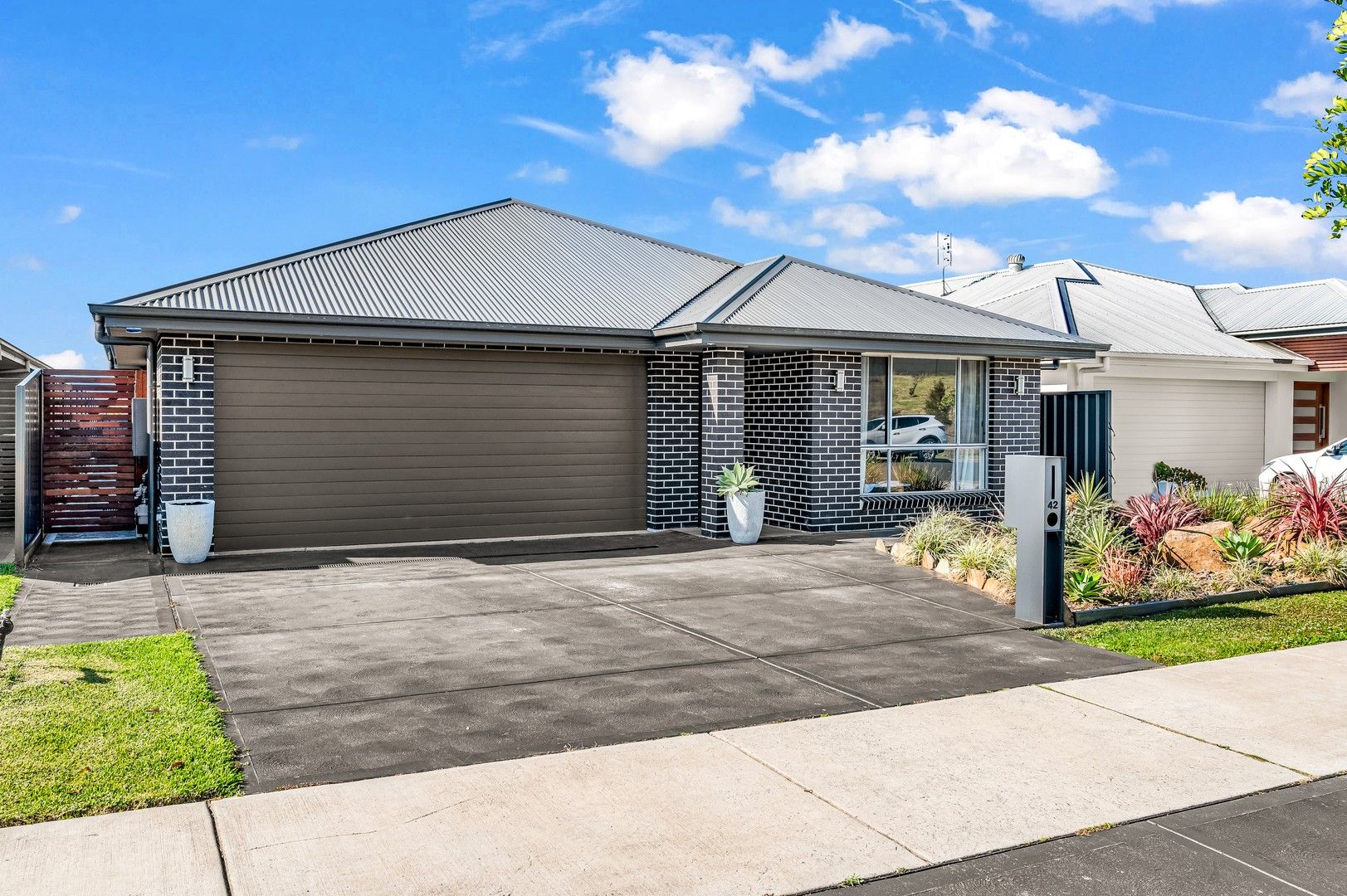 4 bedrooms House in 42 Grand Parade RUTHERFORD NSW, 2320