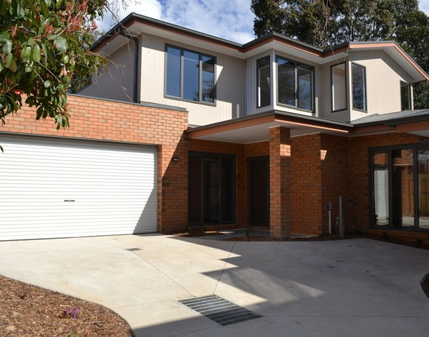 4/15 Ross Road, Croydon VIC 3136