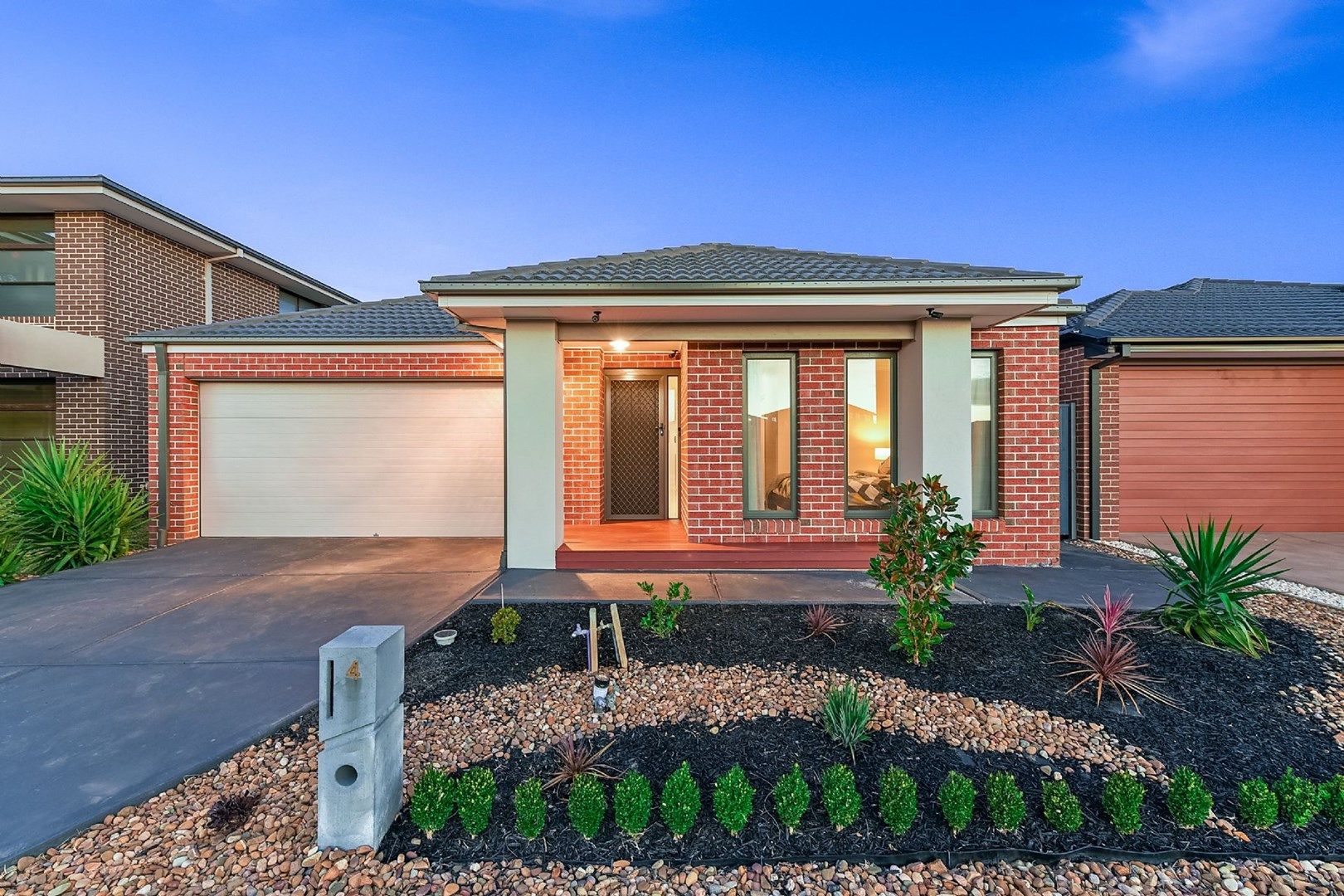 4 Fairoak Avenue, Clyde North VIC 3978, Image 0