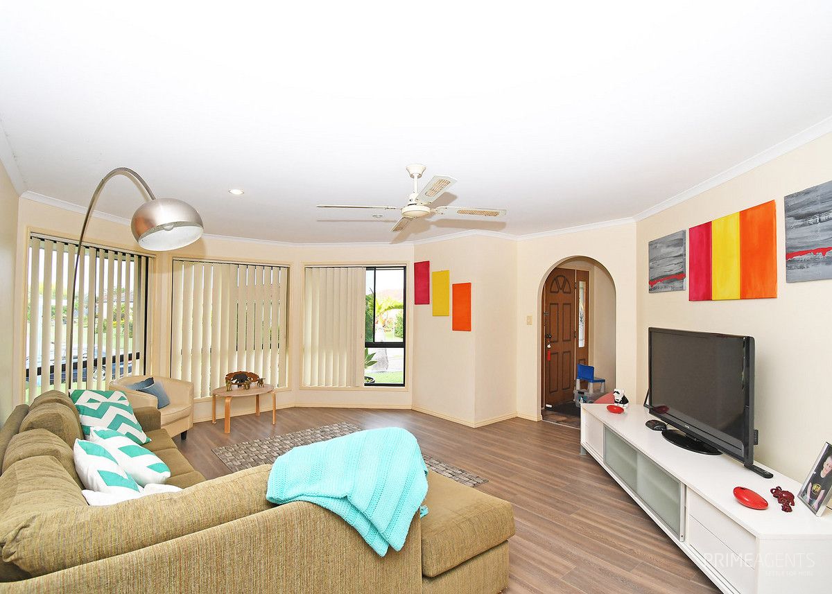 1 Whistler Court, Eli Waters QLD 4655, Image 2