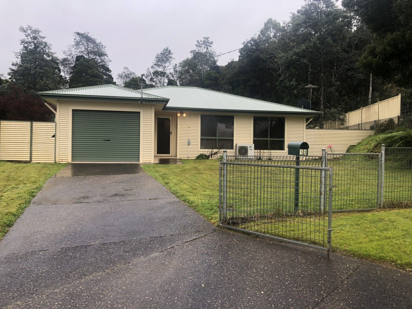 3 bedrooms House in 13 Blackwood Avenue ROSEBERY TAS, 7470