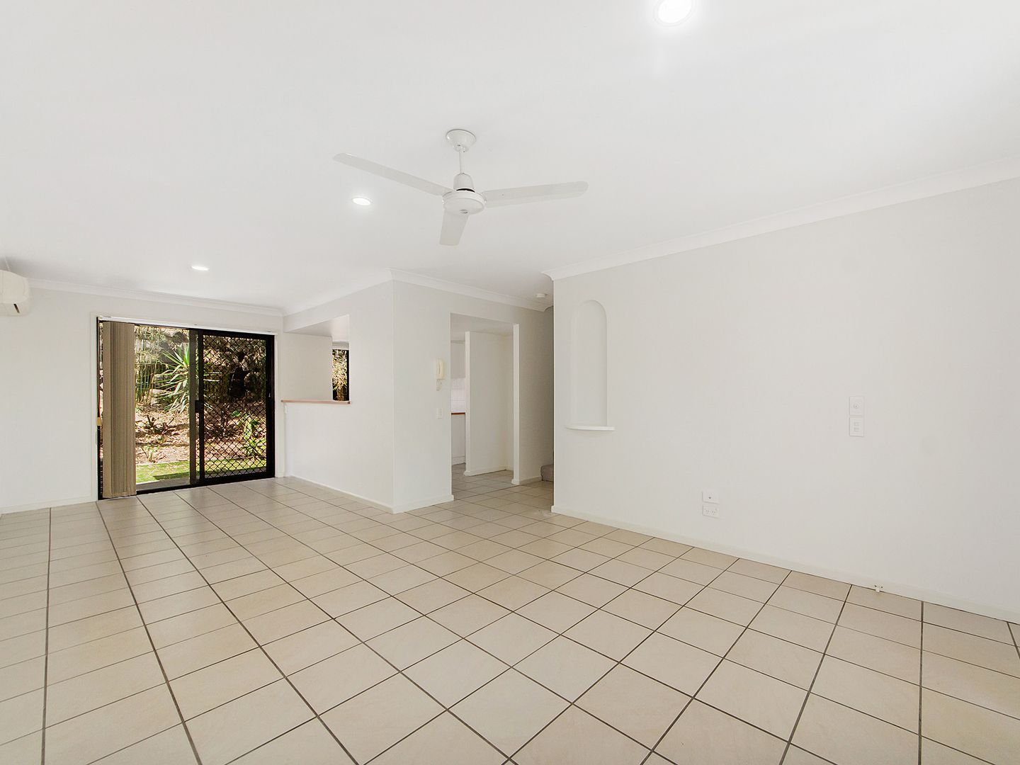 602/2 Gentian Drive, Arundel QLD 4214, Image 2