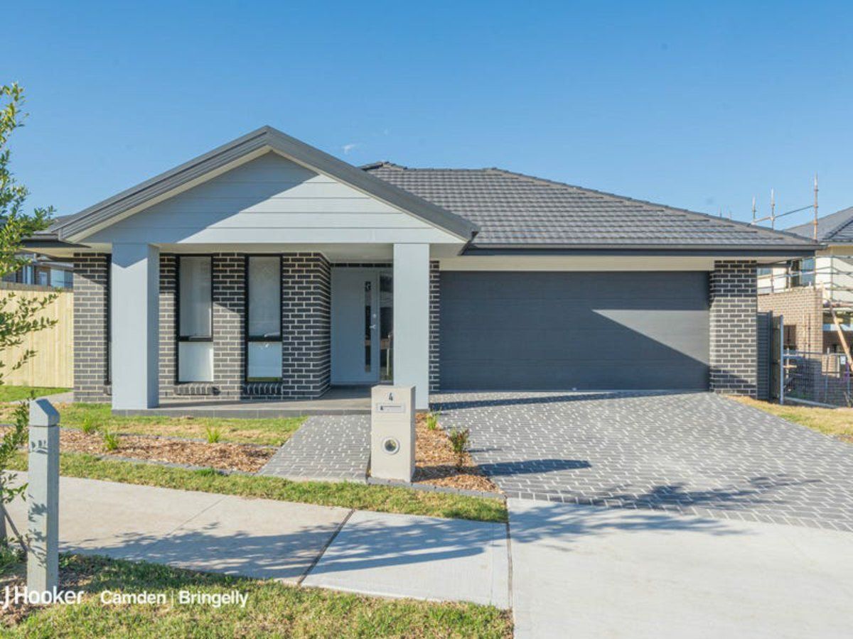 4 bedrooms House in 4 Ryder Avenue ORAN PARK NSW, 2570