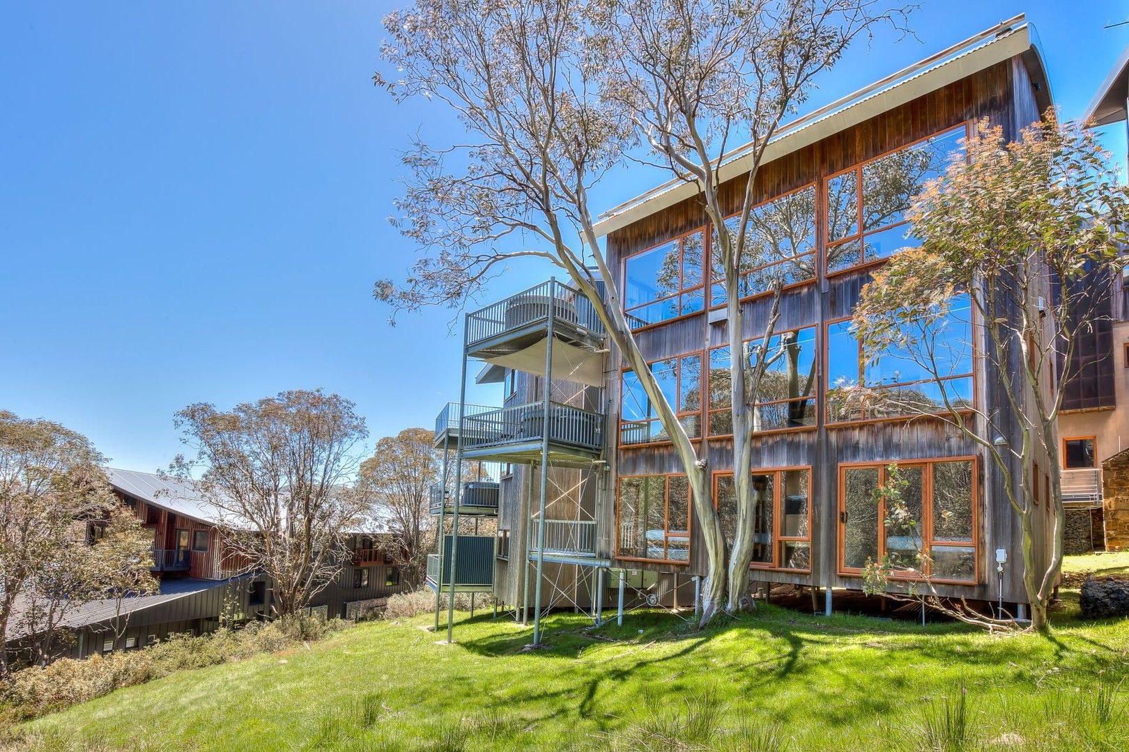 4 Schuss Street, Falls Creek VIC 3699 Domain