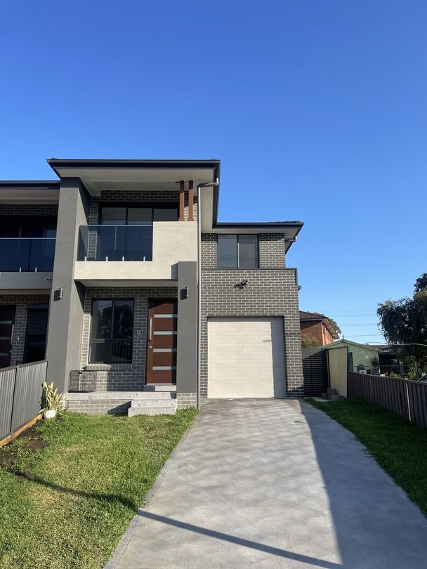 5 bedrooms Duplex in 32B Gallop Street WARWICK FARM NSW, 2170