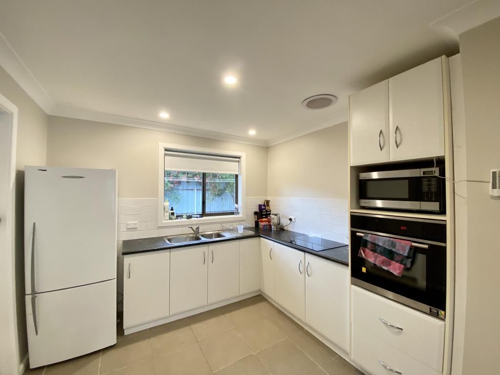 2/63 Blackett Avenue, Young NSW 2594, Image 2