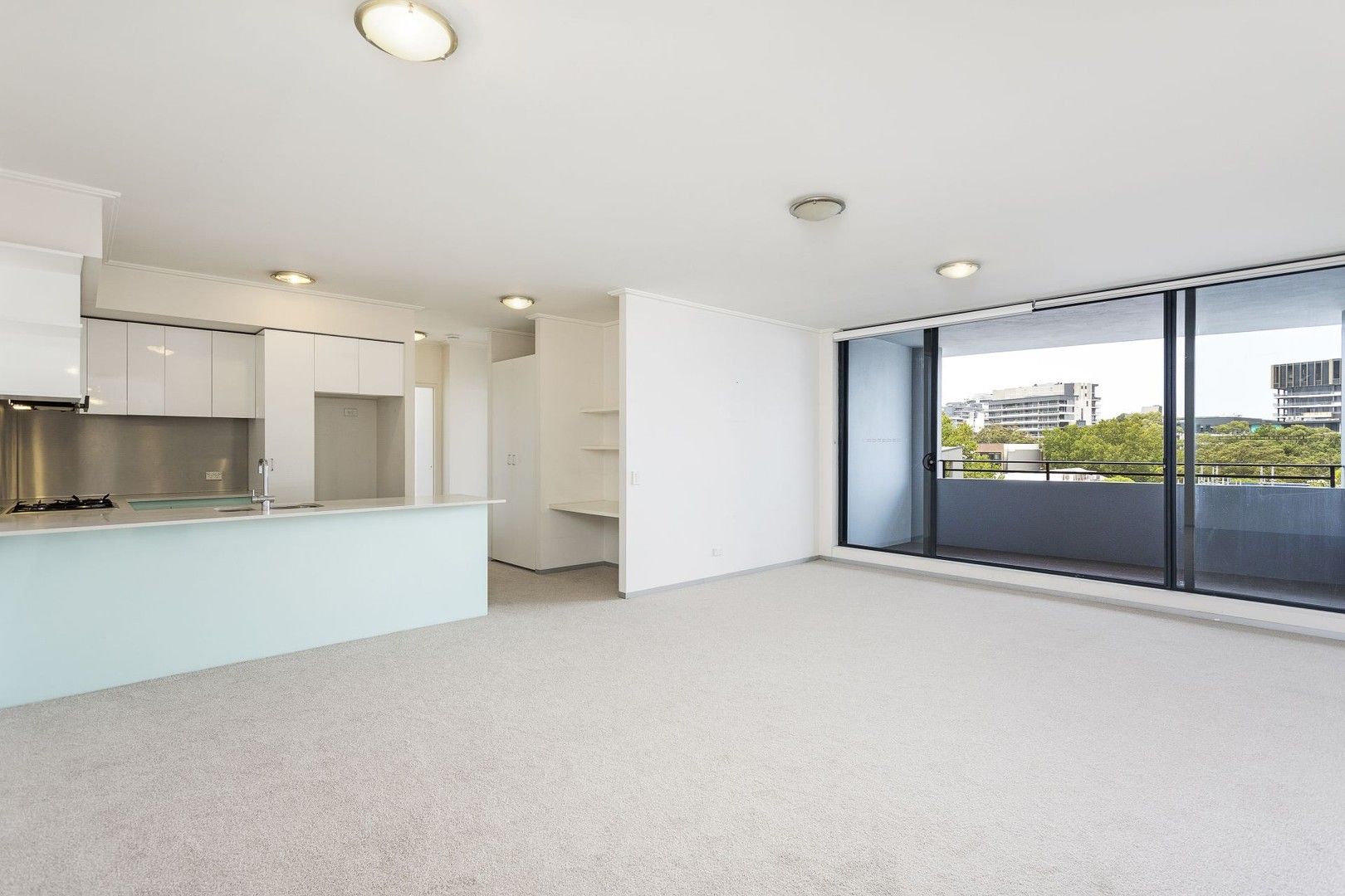 2 bedrooms Apartment / Unit / Flat in F605/7 Hunter Street WATERLOO NSW, 2017