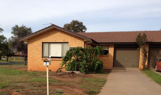 2 bedrooms House in 7 Springfield Way DUBBO NSW, 2830