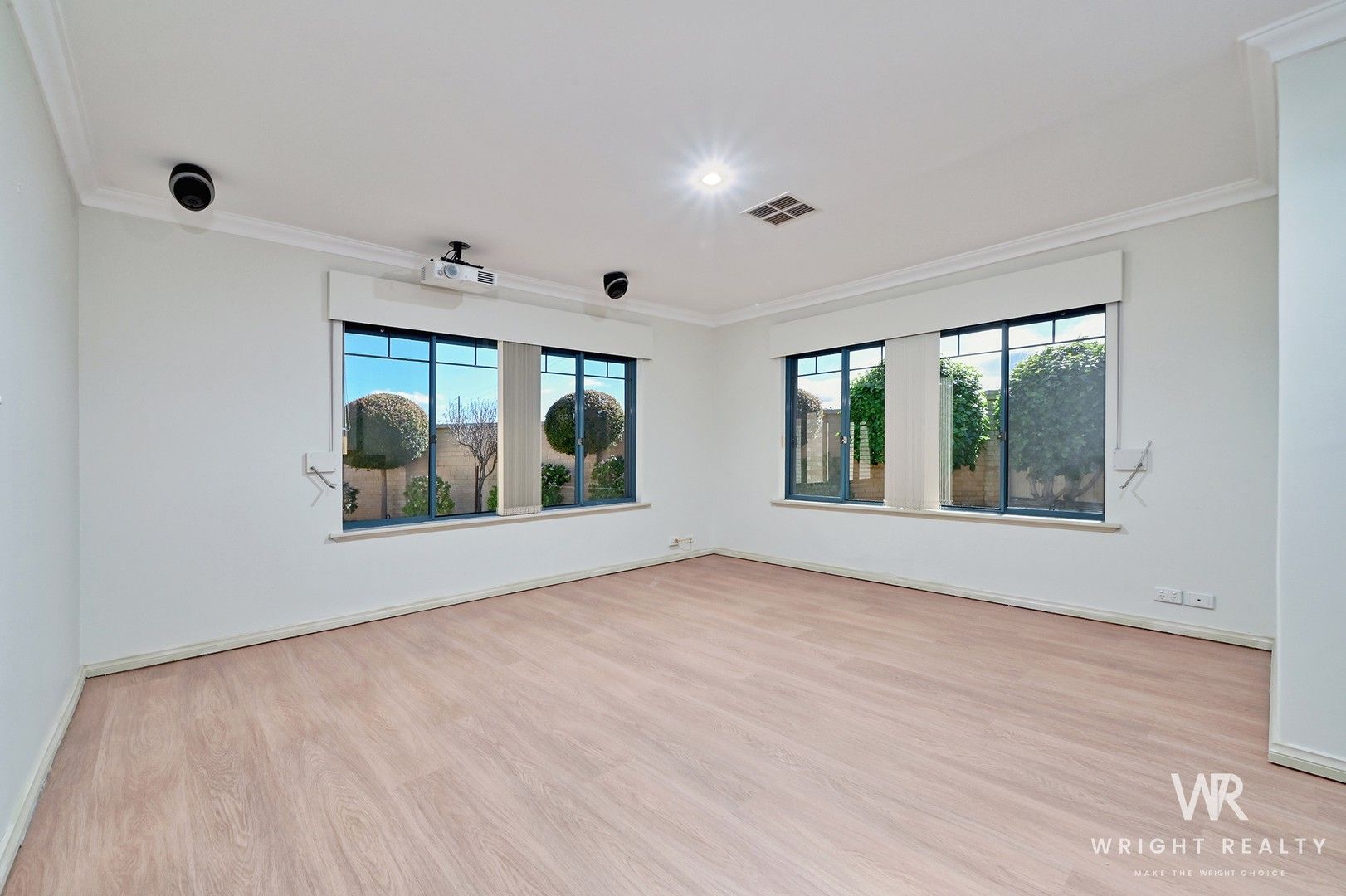 3 bedrooms House in 222 Barridale Drive KINGSLEY WA, 6026