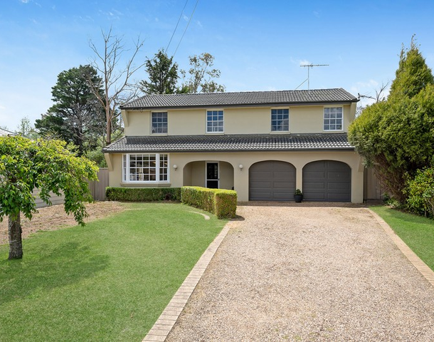 15 Alexandra Avenue, Wentworth Falls NSW 2782