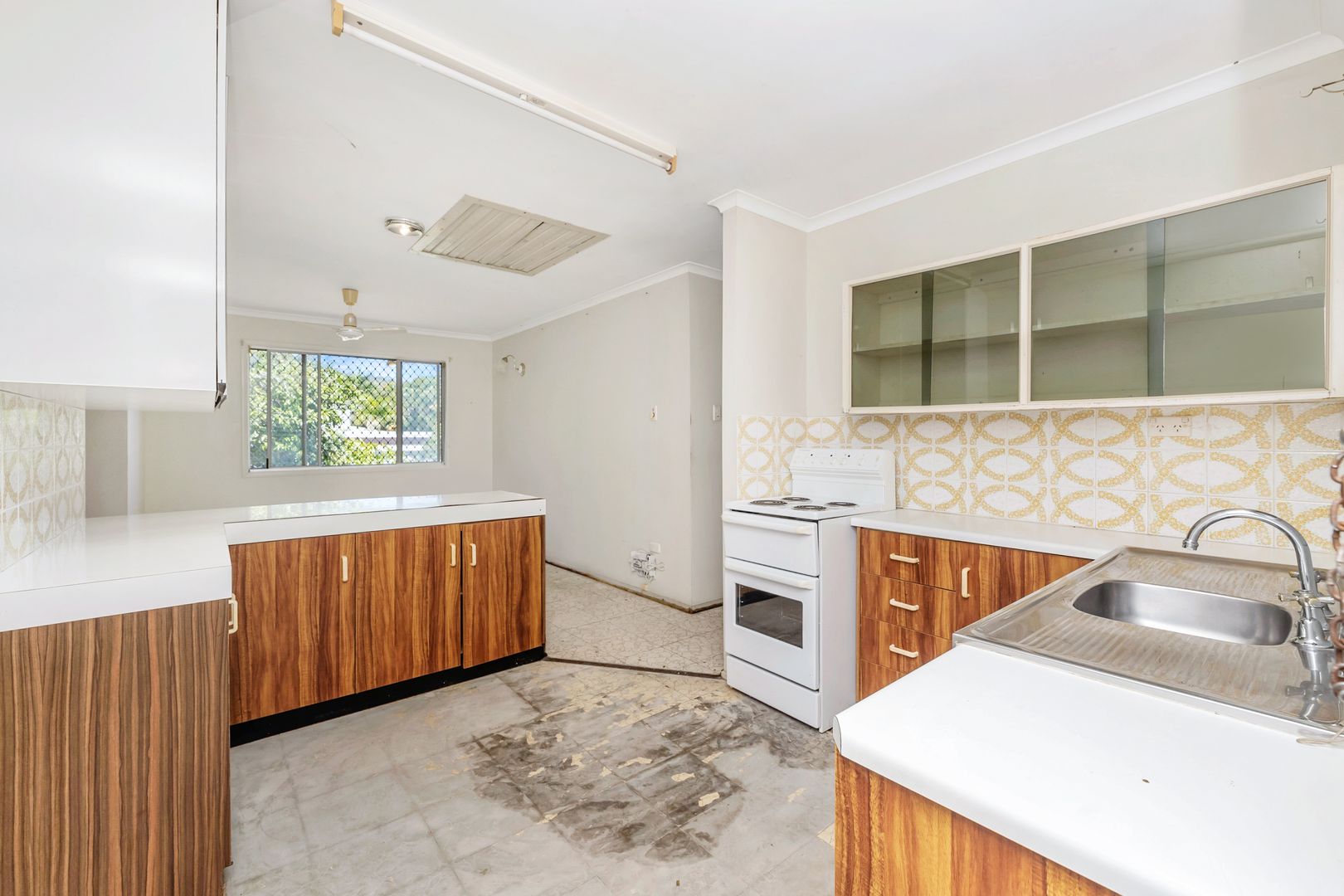 67 Primrose Street, Belgian Gardens QLD 4810, Image 2