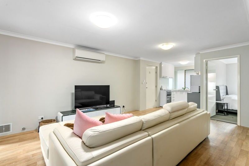 2/11 Goddard Street, Lathlain WA 6100, Image 2