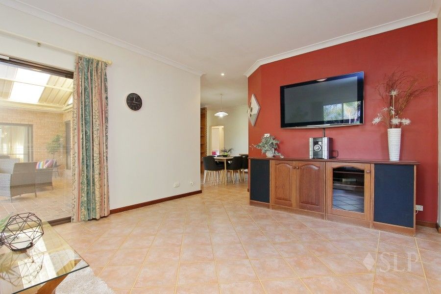 3 Oldham Place, Leeming WA 6149, Image 2