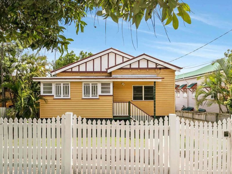 2 bedrooms House in 44 Joseph Street CAMP HILL QLD, 4152