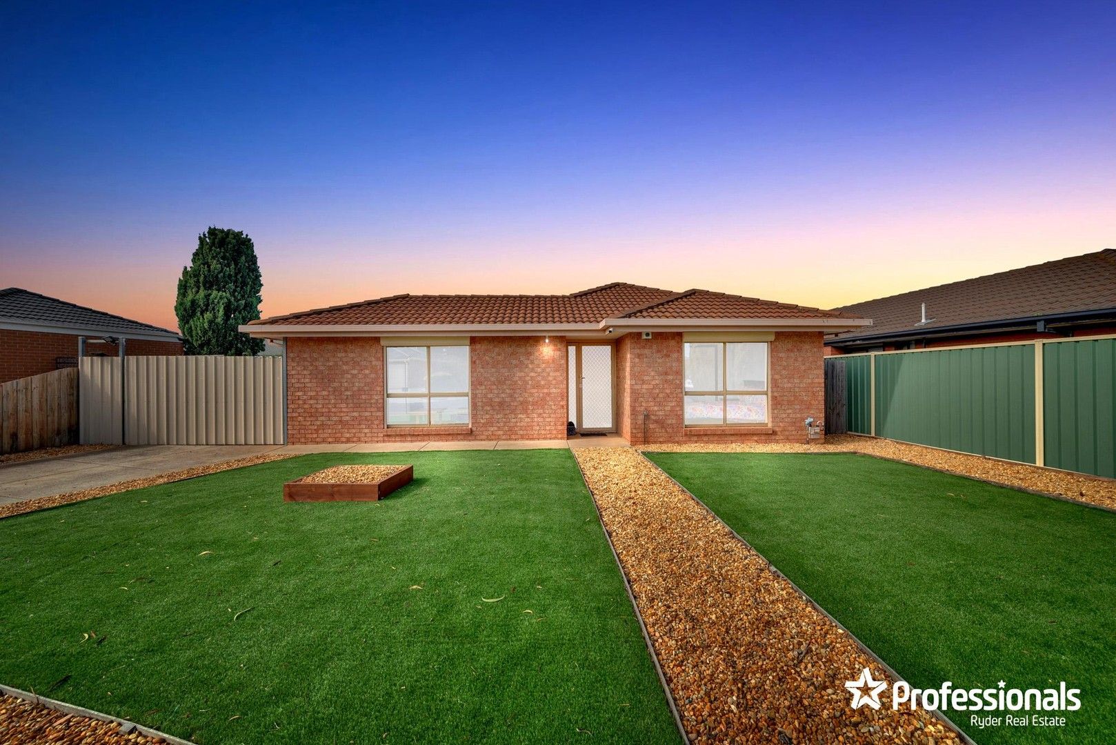 3 bedrooms House in 30 Gamalite Drive HARKNESS VIC, 3337