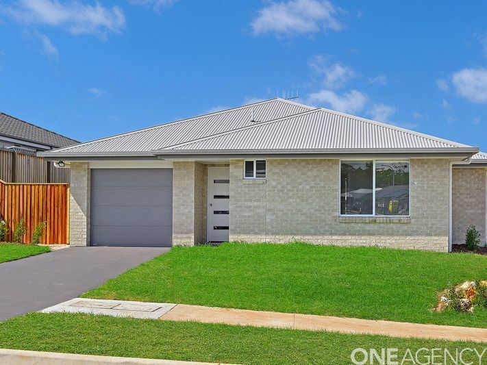 4 bedrooms Semi-Detached in 53 Sovereign Drive PORT MACQUARIE NSW, 2444