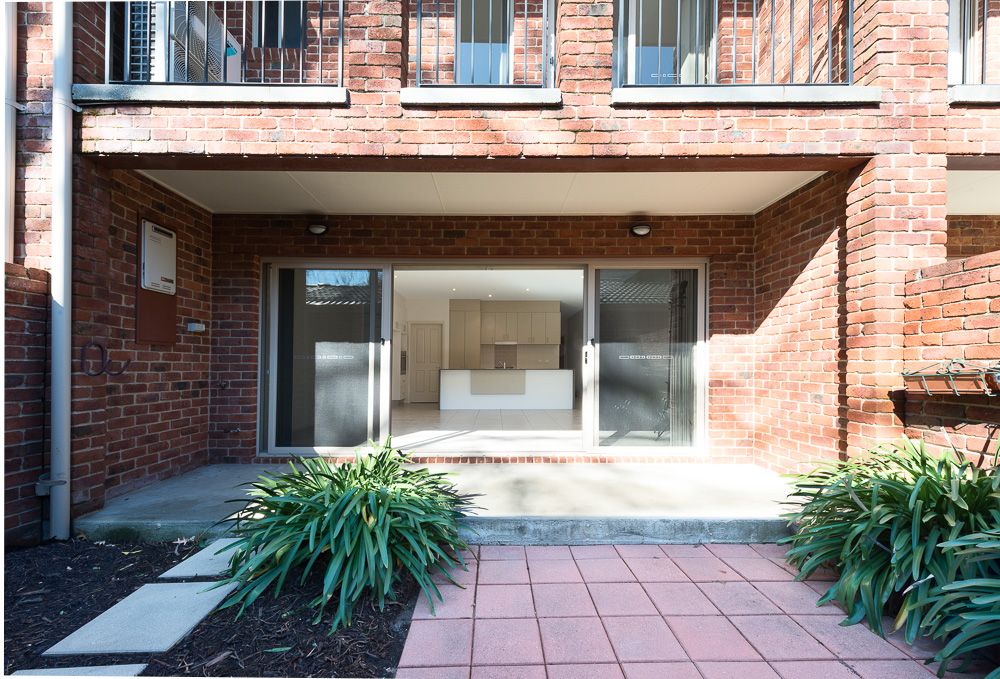 3/13 Helemon Street, Braddon ACT 2612, Image 2