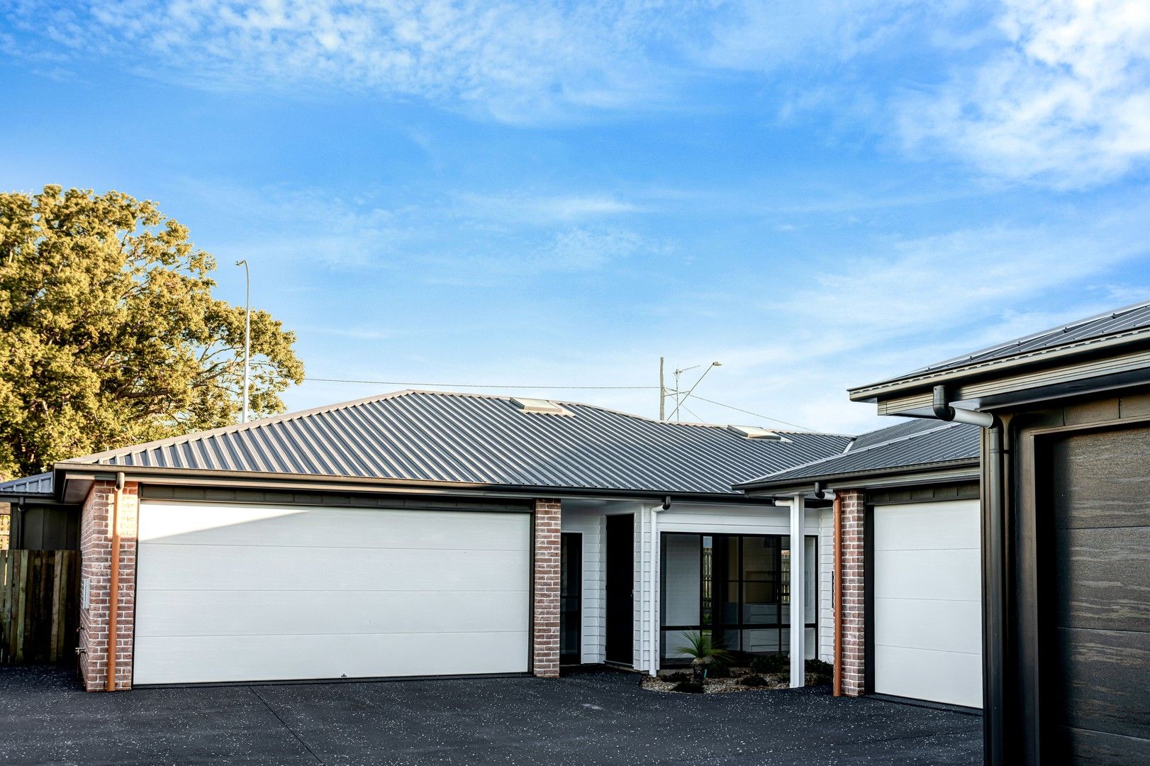 3 bedrooms Apartment / Unit / Flat in Unit 4/4 Pyrenees Close MIDDLE RIDGE QLD, 4350