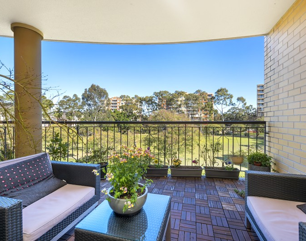 4/2 Bradley Place, Liberty Grove NSW 2138