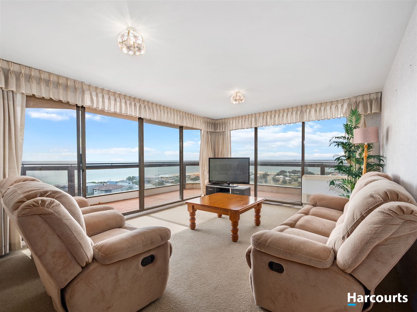 3 bedrooms Apartment / Unit / Flat in 29/6A Valley Road HALLS HEAD WA, 6210