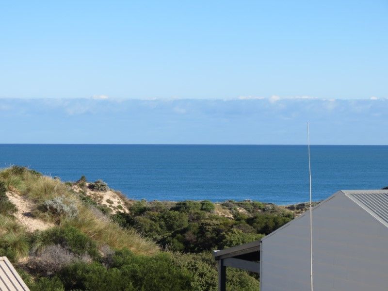 5 bedrooms House in 8 Surf Street PRESTON BEACH WA, 6215