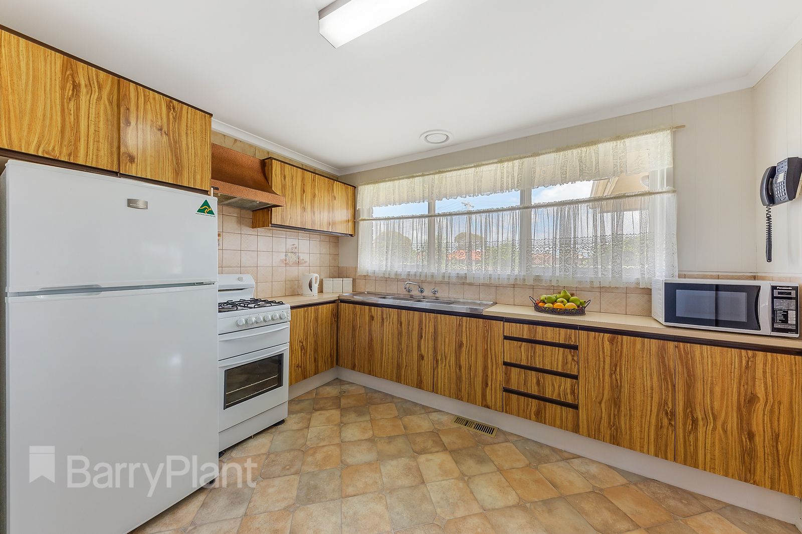 18 Fairmont Street, Kings Park VIC 3021, Image 2