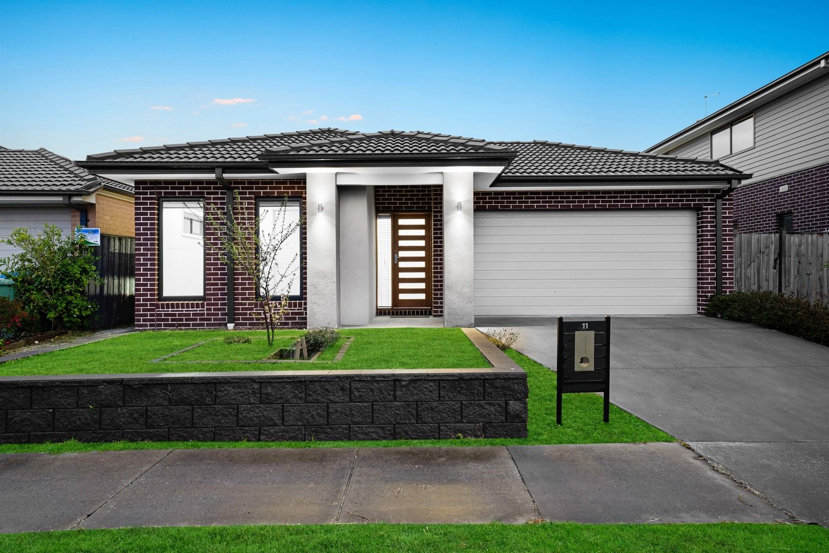 4 bedrooms House in 11 Lilydale Avenue CLYDE NORTH VIC, 3978