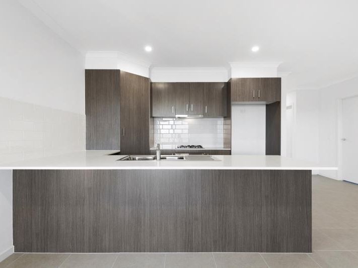 4 bedrooms House in 76 Fenway Boulevard CLYDE NORTH VIC, 3978