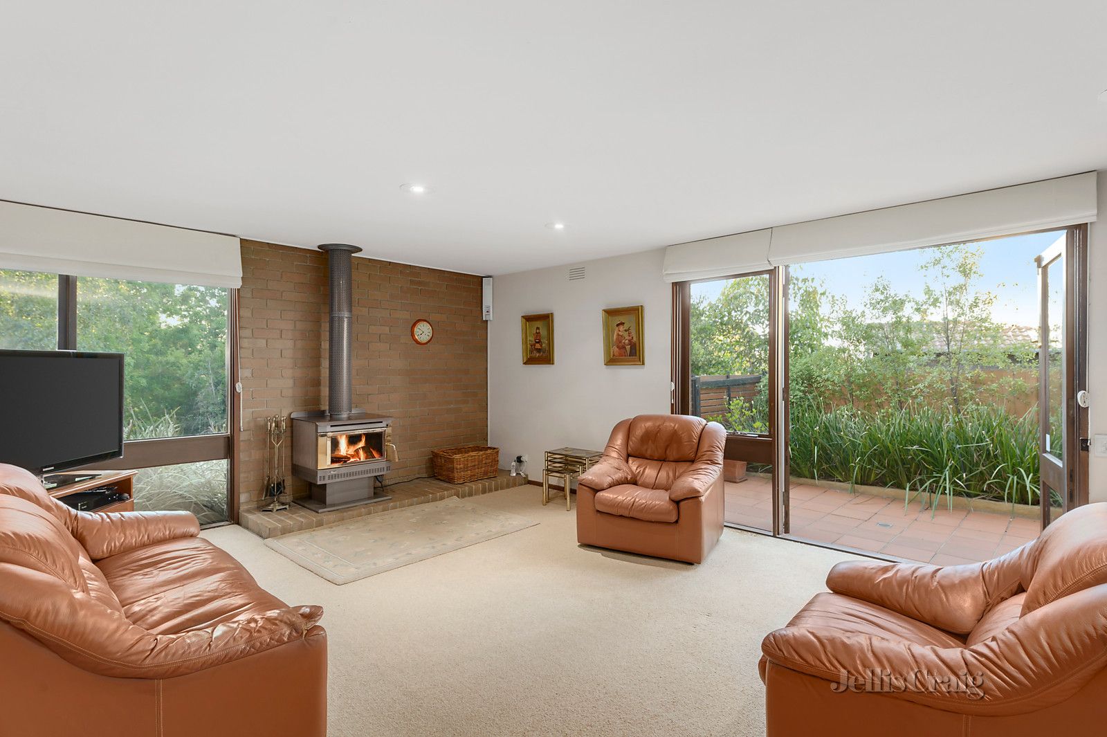 1 Lorna Court, Templestowe Lower VIC 3107, Image 2