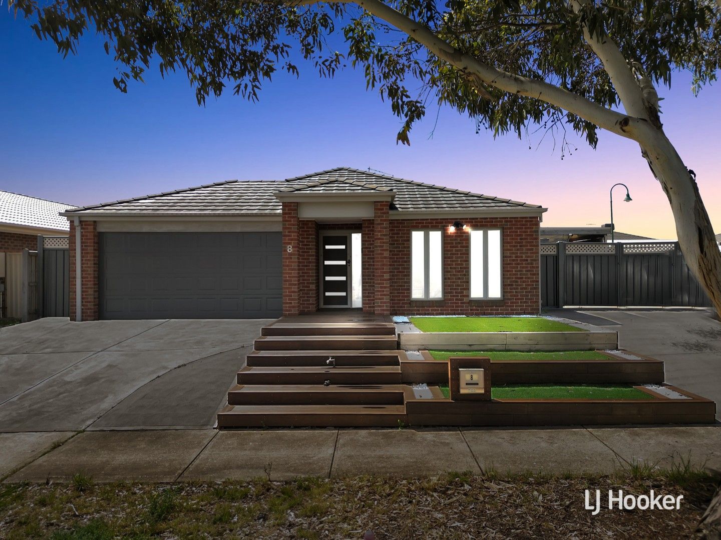 3 bedrooms House in 8 Dianella Court BROOKFIELD VIC, 3338