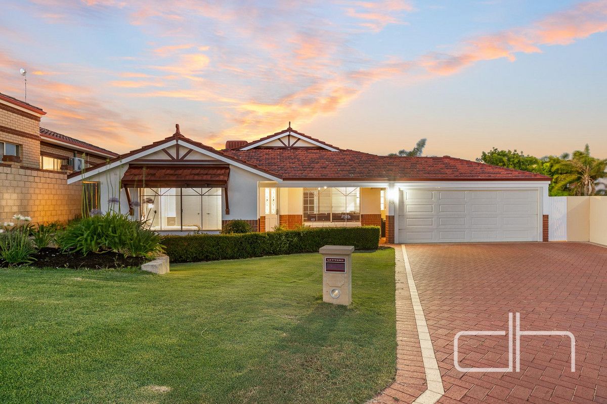 4 bedrooms House in 18 Playford Mews LANDSDALE WA, 6065