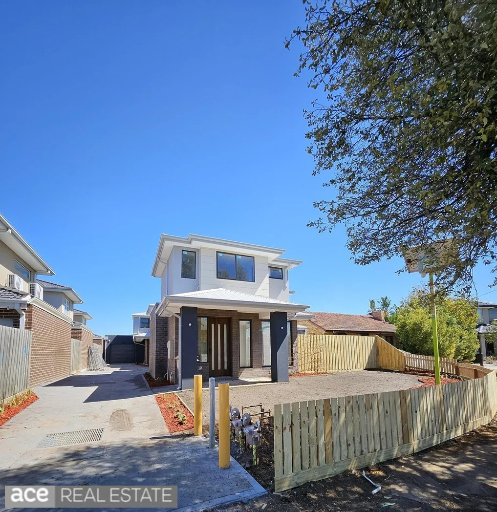 1/2 Cobby Street, Laverton VIC 3028