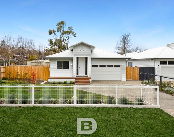 8 Davy Street, Woodend VIC 3442