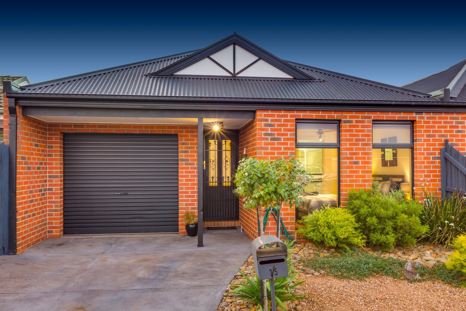 1/5 Elgin Close, Hillside VIC 3037, Image 0