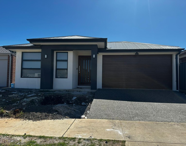 22 Wicklow Drive, Melton South VIC 3338