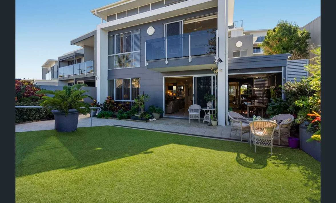 2G Osbourne Street, Scarborough QLD 4020