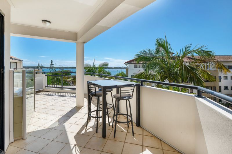 305/392 Marine Parade, Labrador QLD 4215, Image 1