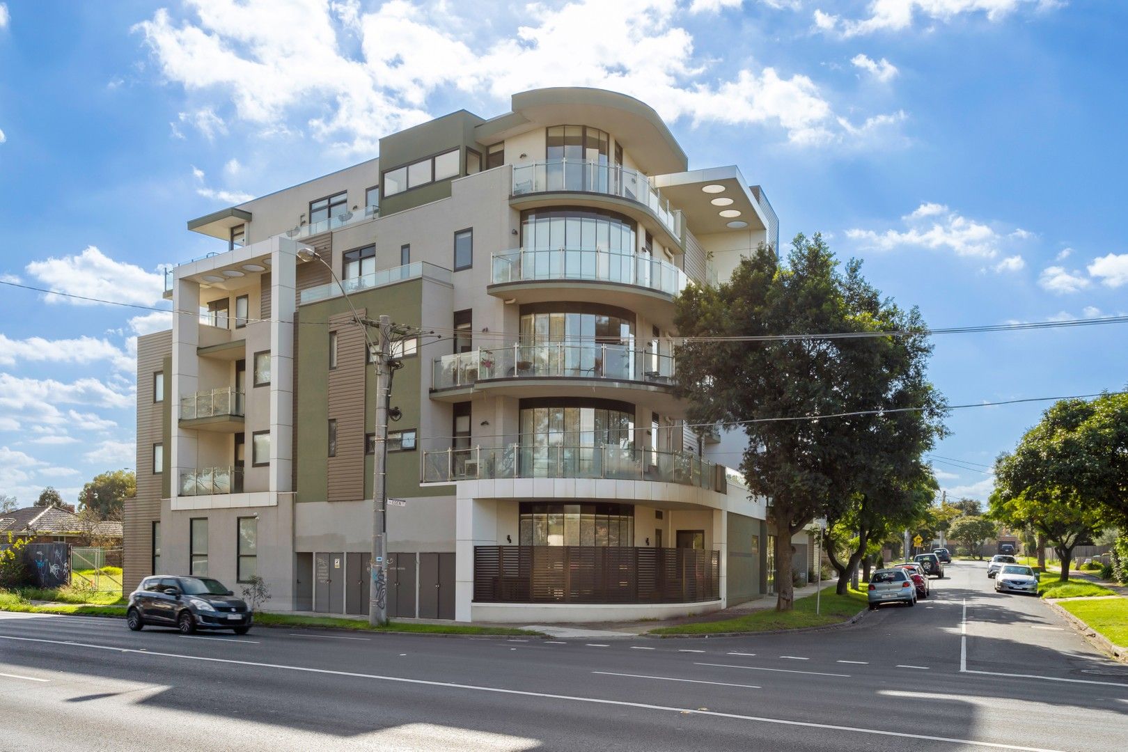 2 bedrooms Apartment / Unit / Flat in 401/1 Eden Street HEIDELBERG HEIGHTS VIC, 3081