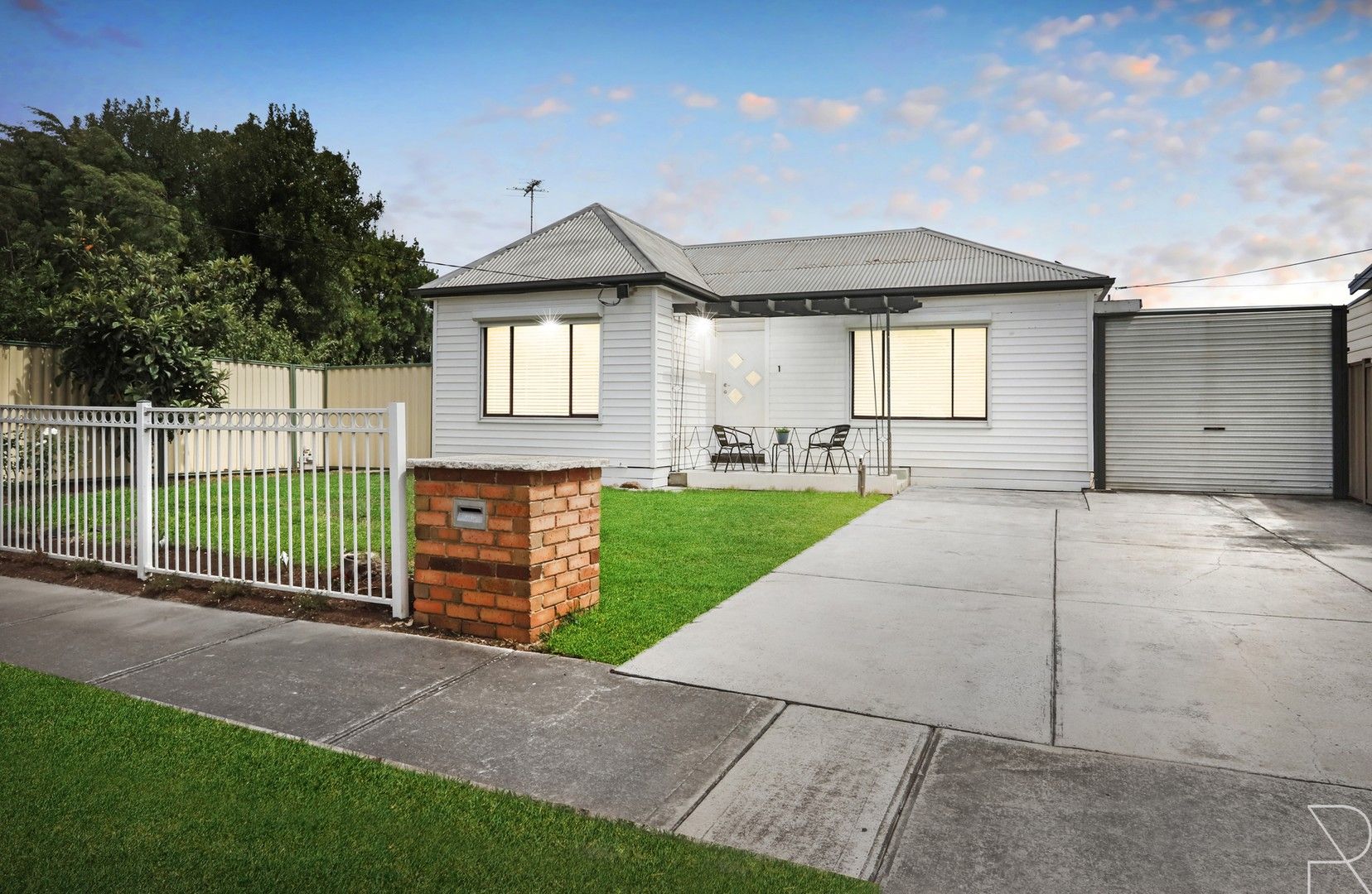 4 bedrooms House in 1 Manfred Avenue ST ALBANS VIC, 3021