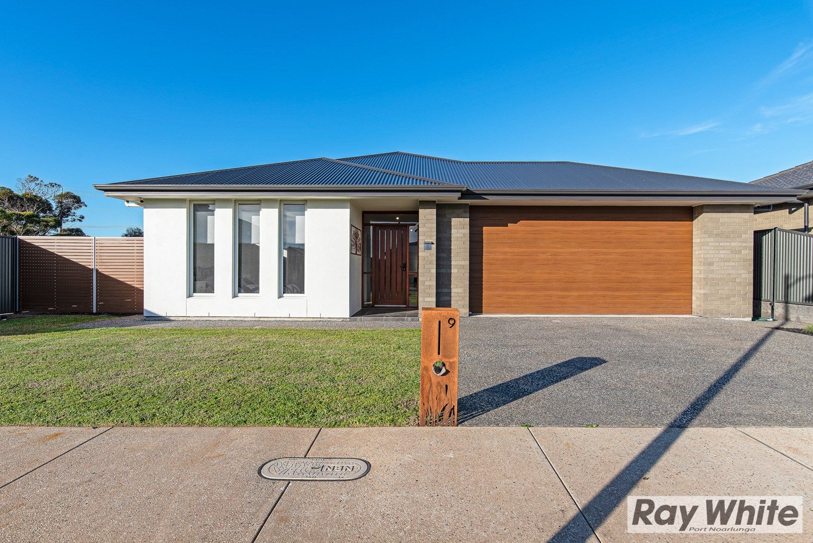 9 Ultramarine Place, Moana SA 5169, Image 0