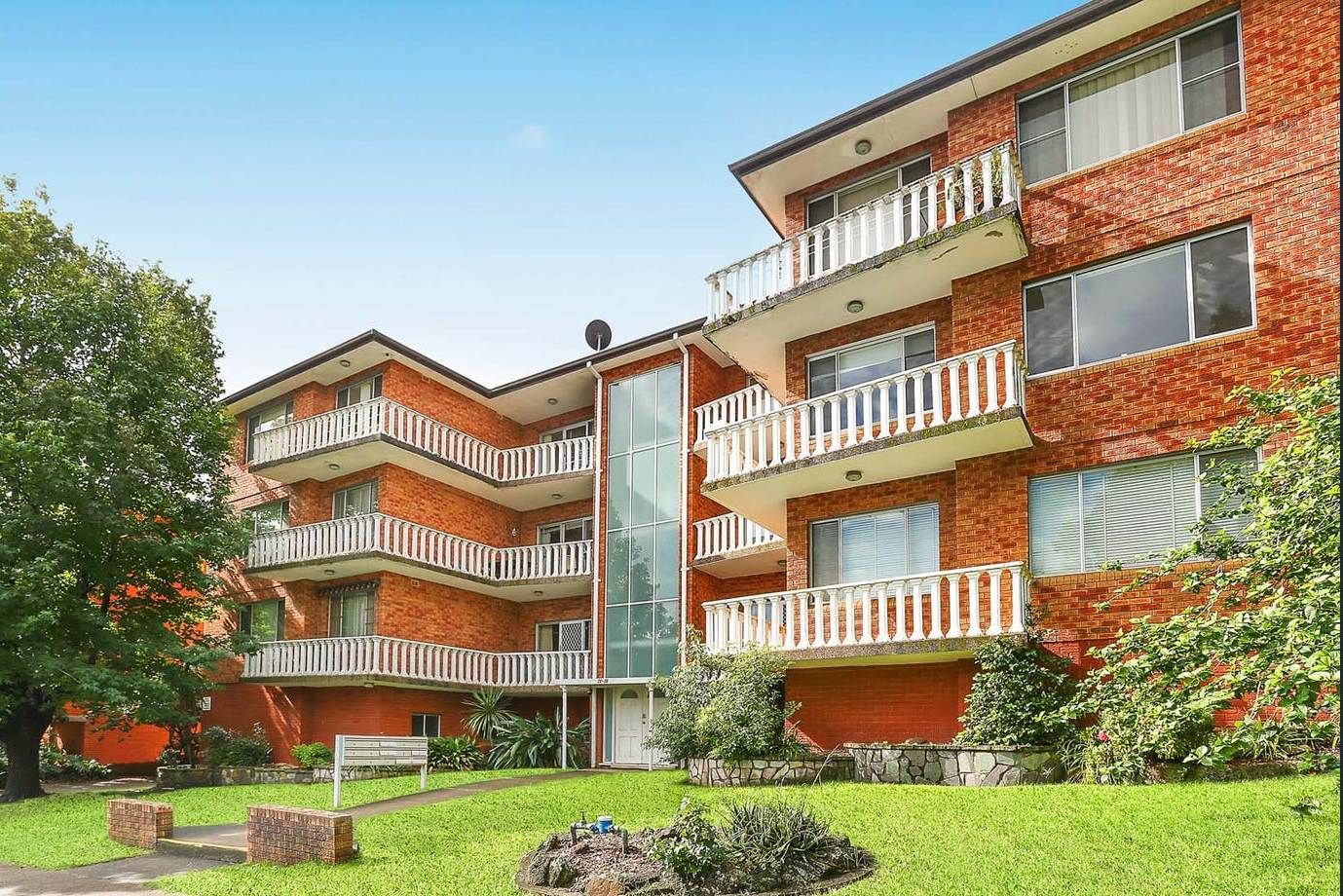 2 bedrooms Apartment / Unit / Flat in 5/26-28 Bellevue Pde HURSTVILLE NSW, 2220