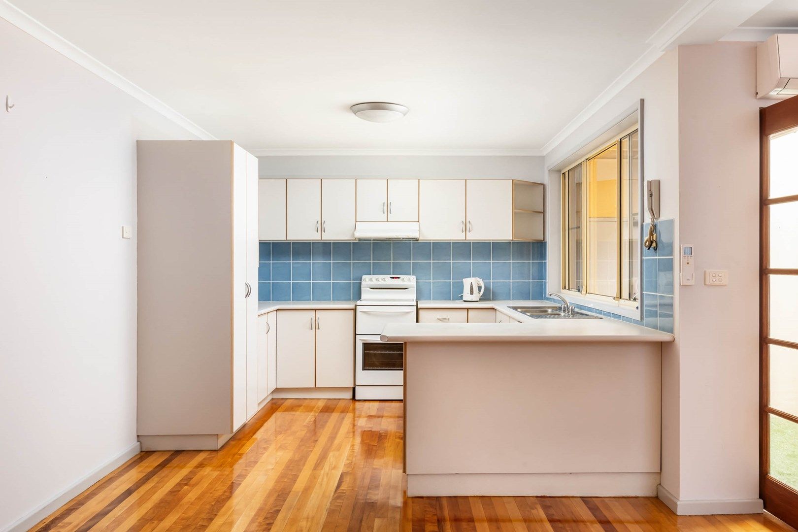 2 bedrooms Apartment / Unit / Flat in 2/75 Collins Street CORRIMAL NSW, 2518