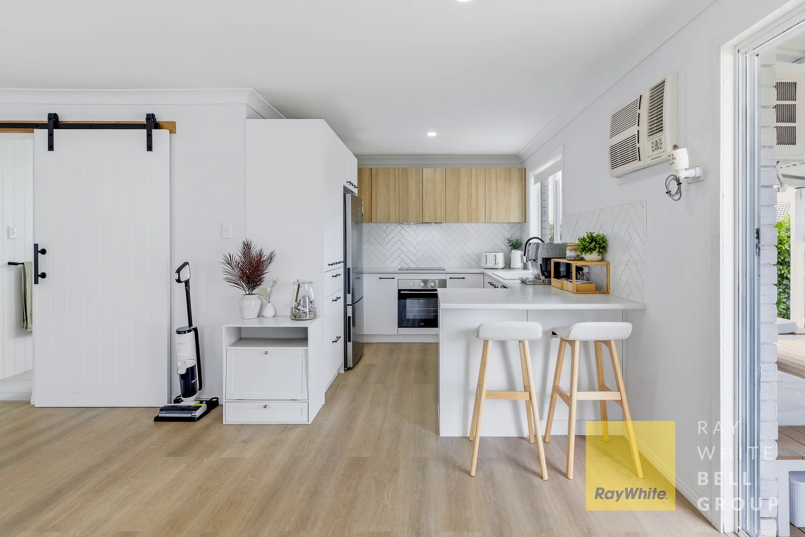 Additional image 5 of 2/9 Beitz Avenue, Labrador QLD 4215