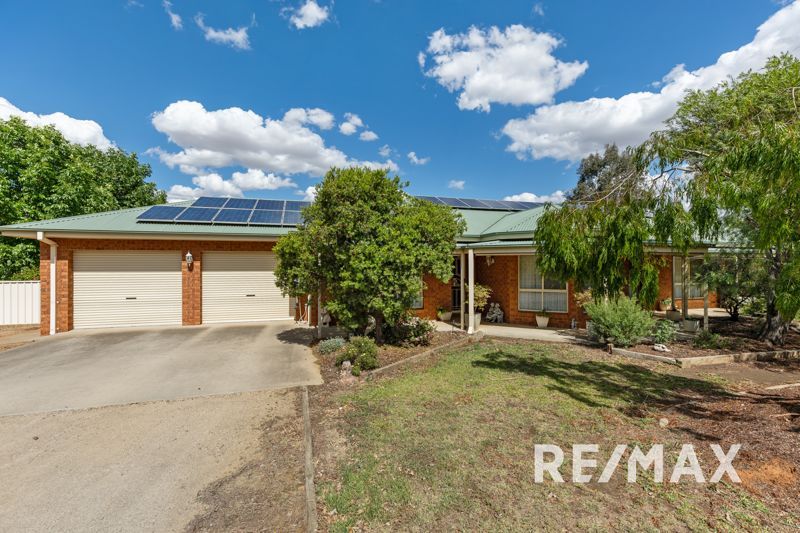 17 De Salis Drive, Junee NSW 2663, Image 2