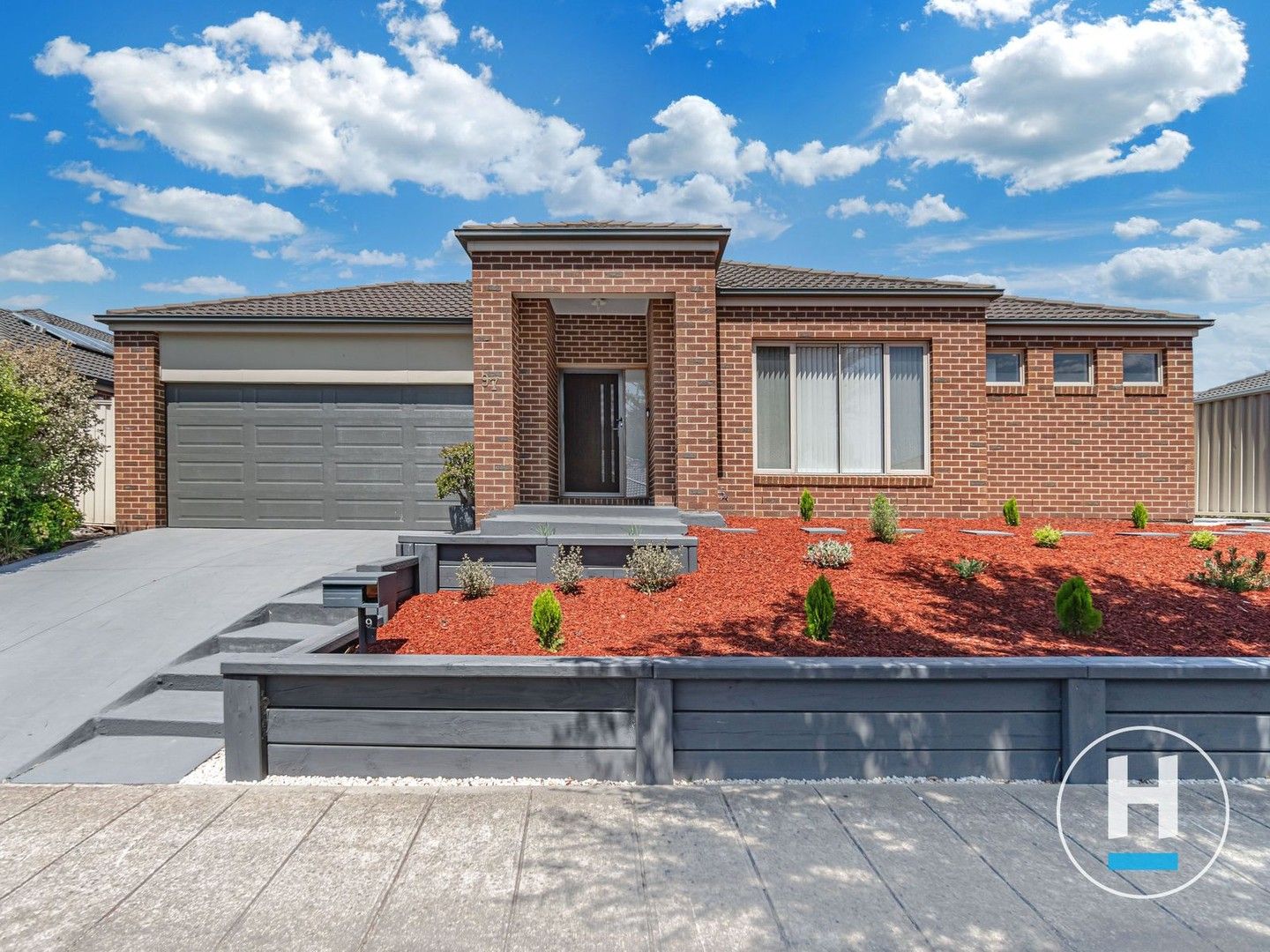 4 bedrooms House in 97 Golf View Drive CRAIGIEBURN VIC, 3064