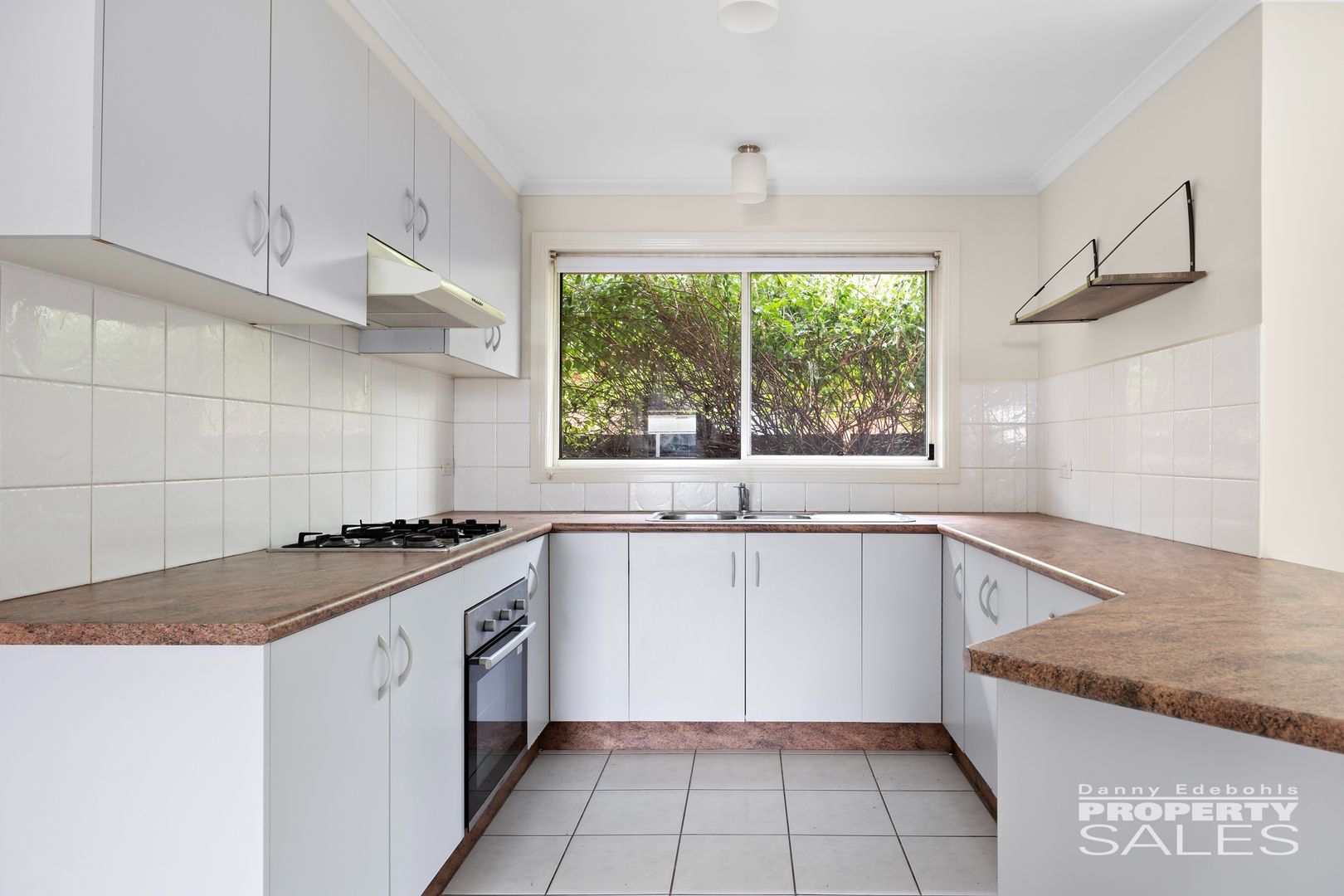 60 Dinwoodie Drive, Newborough VIC 3825, Image 2