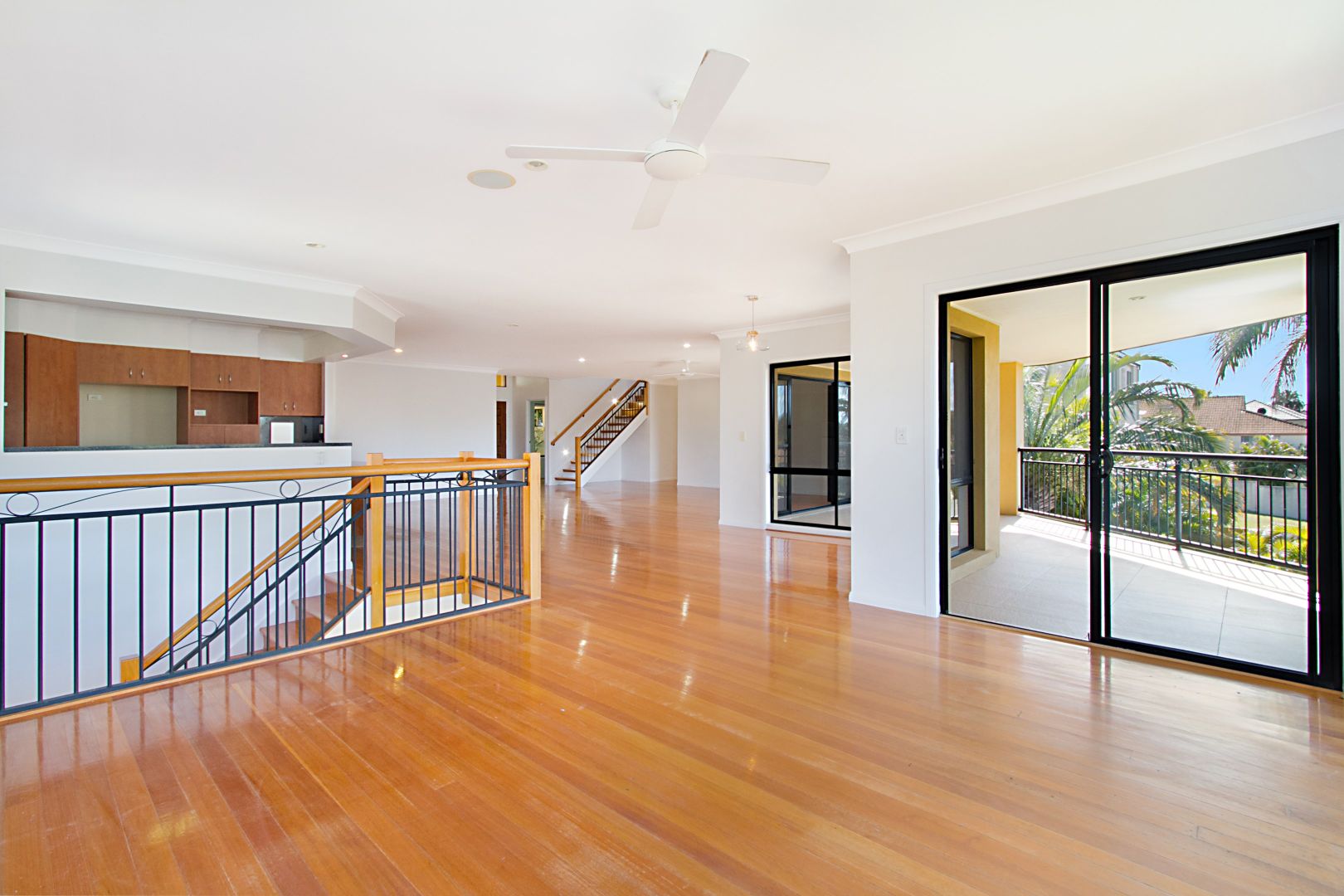 30 Arun Drive, Arundel QLD 4214, Image 2