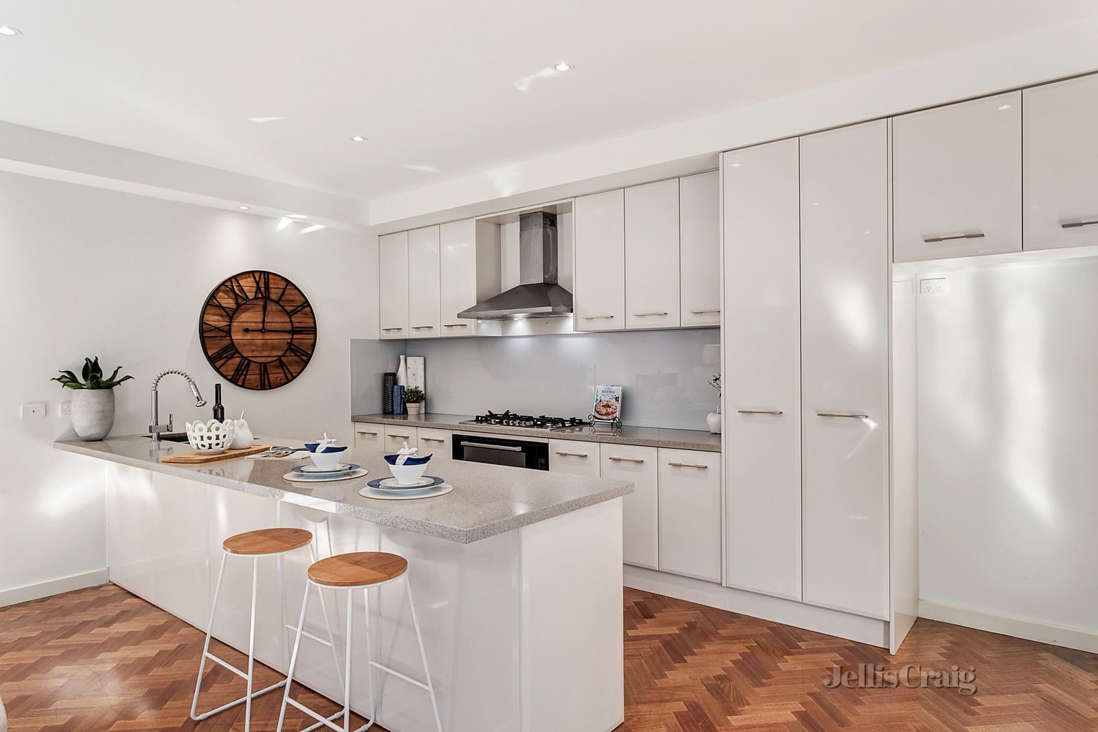 5/18 Hiddleston Avenue, Box Hill South VIC 3128, Image 2